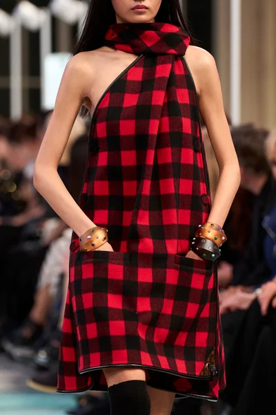 Look 24